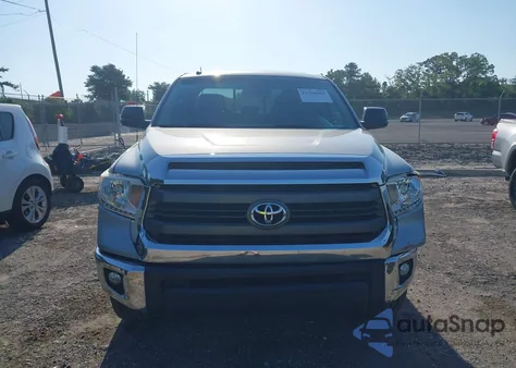 2014 Toyota Tundra Sr 4.6L V8/Sr5 4.6L V8 z USA, uszkodzony, nr VIN 5TFRM5F11EX070047